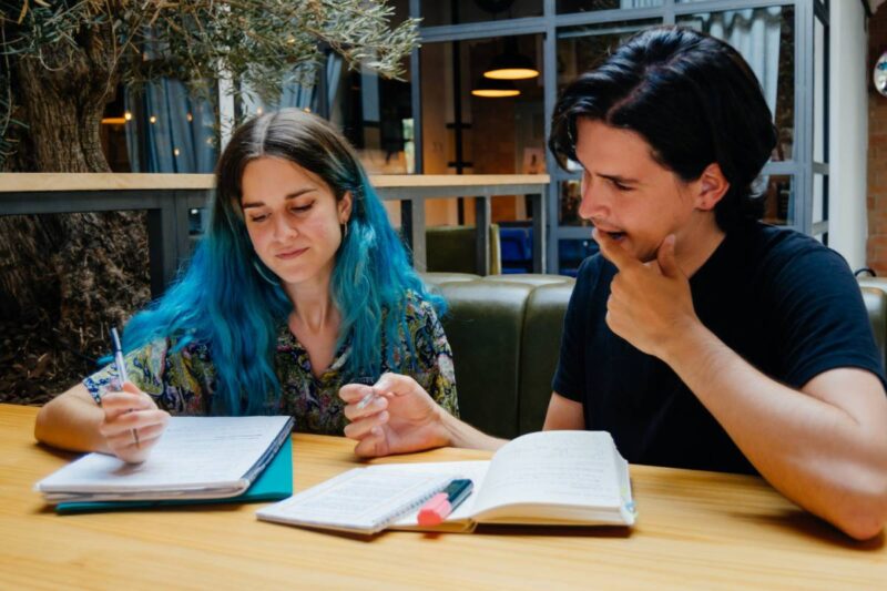 Mejora tus oportunidades y destaca en un mercado global con esta valiosa habilidad.